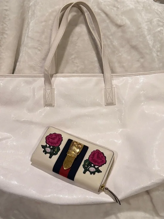 Gucci White GG Canvas Tote + Sylvie Floral Wallet Matching Set - Picture 3 of 5